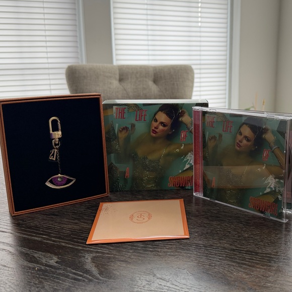 The Life of a ShowGirl CD Album Set - Picture 2 of 2